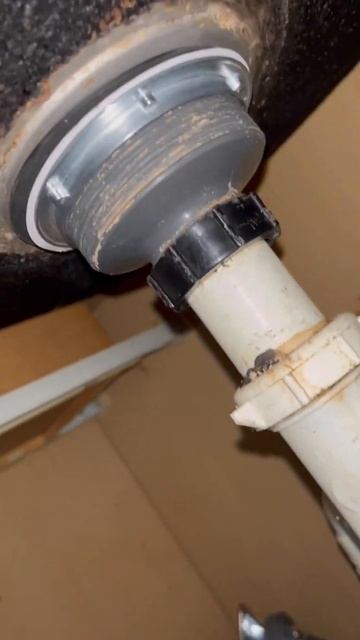 Kitchen sink leaks-some sources. смотреть онлайн