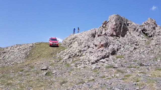 DUSTER vs AMAROK vs L200 Tehlikeli İniş 🙈🙈🙈 смотреть онлайн