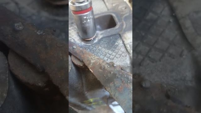 Remove a broken bolt in aluminum head смотреть онлайн