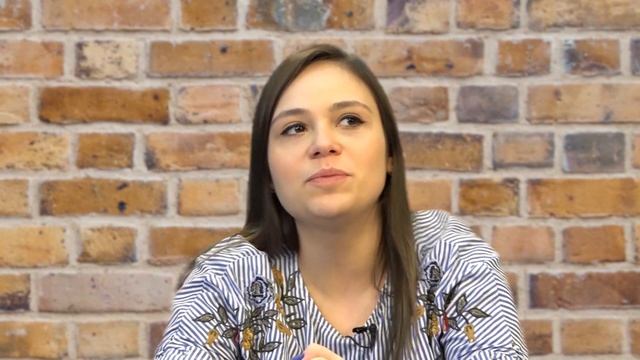 Интервью с дочерью и в будущем звездой театра и кино Софьей Игрушкиной смотреть онлайн