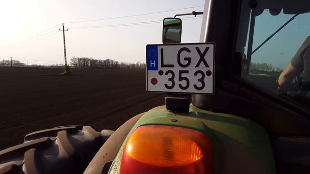 Axanit Kaba John Deere 6330+RTK+Cukorrépa vetés Kühne Kleine Unicorn 20160404.mp4 смотреть онлайн