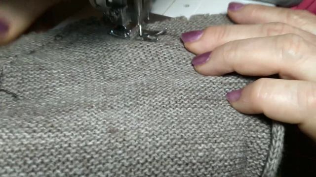 Шью теплые НОСКИ из старого свитера. ЛЕГКО и ПРОСТО за 5 минут! смотреть онлайн