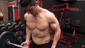 Идеальная тренировка для бицепсов (комплекты и повторы включены) от Джеффа Кавальера.