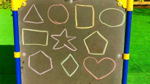 Учим геометрические фигуры и формы | Развивающее видео для самых маленьких