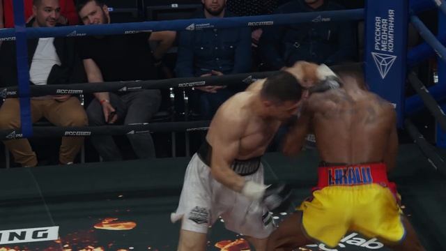 Спорное решение судей: Бобо-Усмон Батуров vs Майкл Кинг | RCC Boxing смотреть онлайн