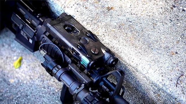 CLONE RIFLES : M4A1 SOPMOD BLOCK I смотреть онлайн