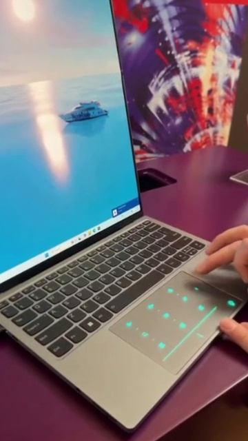 Новый крутой ноутбук с экраном -раскладушкой 💥 смотреть онлайн