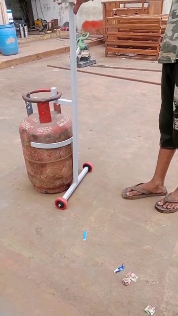 to carry gas cylinder welding work #welding #welder #engineering смотреть онлайн