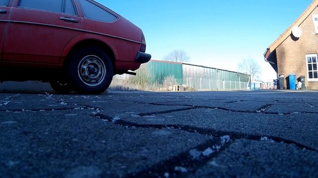 1981 VW Passat 32B 1,6L Kaltstart смотреть онлайн