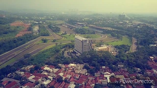 Sirkuit Sentul 2019 смотреть онлайн