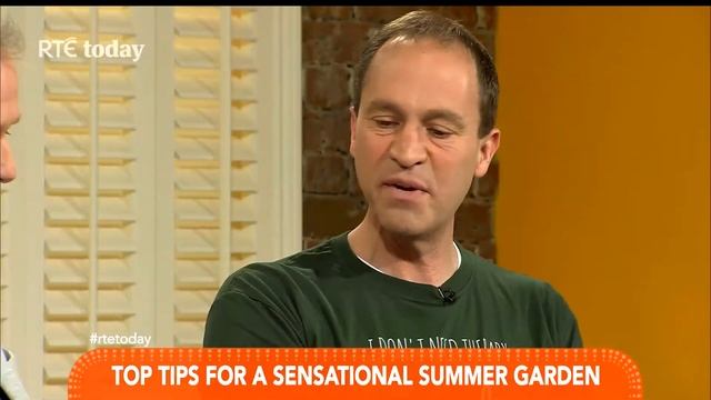 Garden Tips - 5 Top Tips to ensure your garden is healthy and colourful all summer long смотреть онлайн