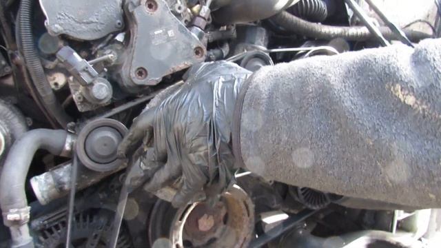 Mercedes Vito Van W639 OM646 How To Replace The Water Pump, Thermostat And Drive Belt Pulleys Guide