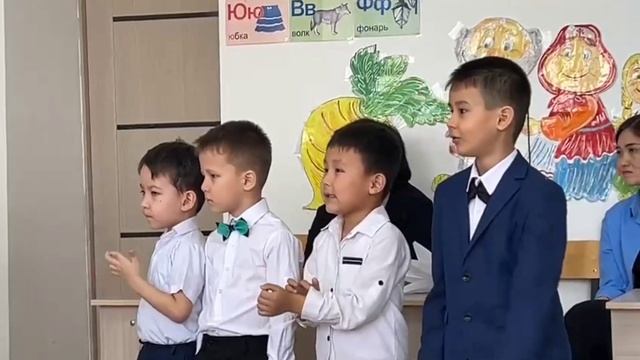 Предшкола. Утренник посвященный Международному Женскому Дню 8 марта. Игра «Профессии»