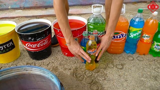 EXPERIMENT: Rainbow Orbeez vs Big Coca Cola, Chupa Chups, Fanta, Monster and Mentos Underground смотреть онлайн