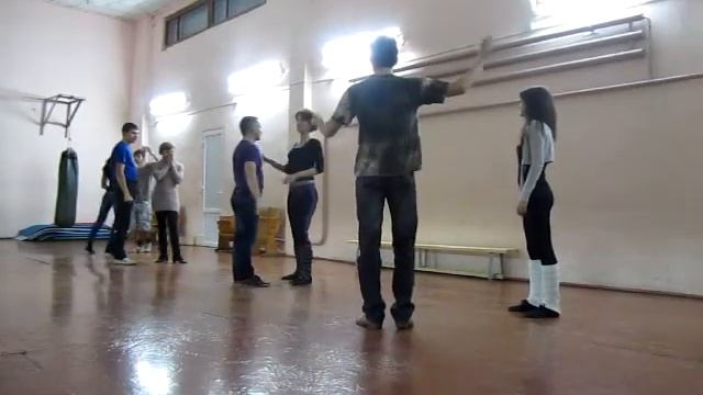 ч3 упражнения и связочка На тренировке по Танцу Zouk - 2014-11-17 in dance studio DancA г. Гомель смотреть онлайн