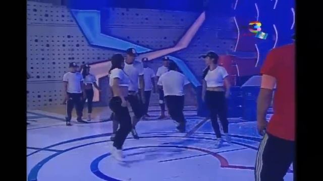 El cara a cara de break-dance entre los azules y los naranjas смотреть онлайн