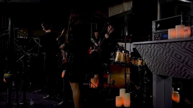 Roxanne (на бис) – Антон Ярославский & Bingo Paprika – 11.03.23 – Omega Rooftop (Moscow 🇷🇺 Russia). смотреть онлайн