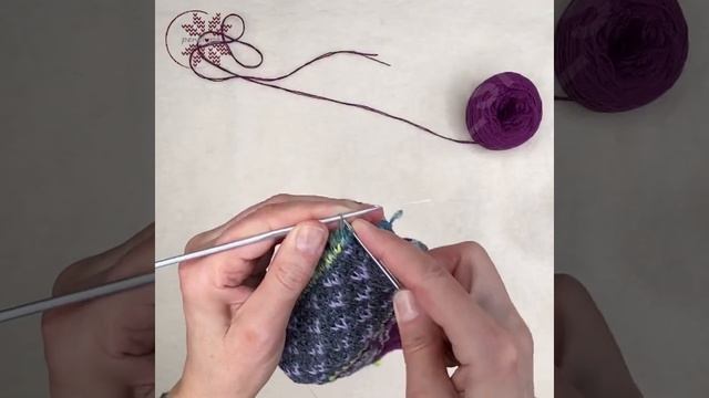 ЛАУРЕЛЬ - варежки жаккардовые однослойные. Фильм 5. Вяжу по своему описанию. смотреть онлайн