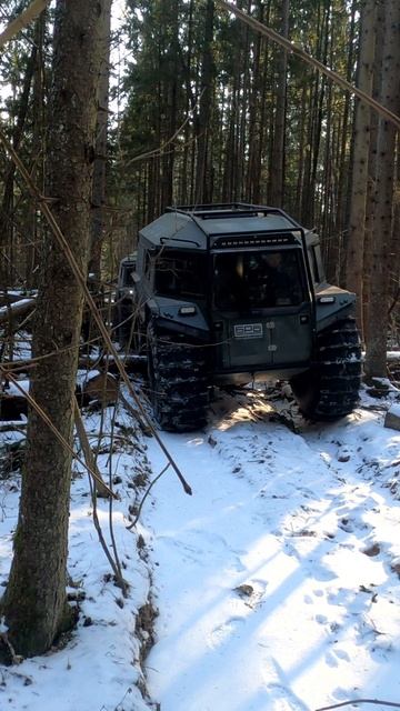 Лесными дорогами на вездеходах БРО смотреть онлайн