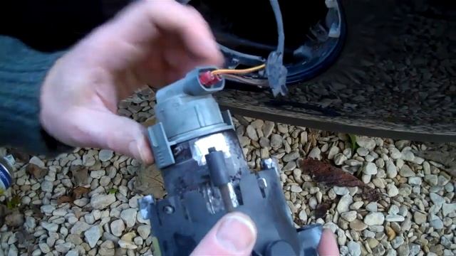 How to change the fog lamp + bulb on a Range Rover L322 смотреть онлайн