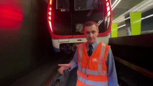 Что делать, если УПАЛ НА РЕЛЬСЫ в метро