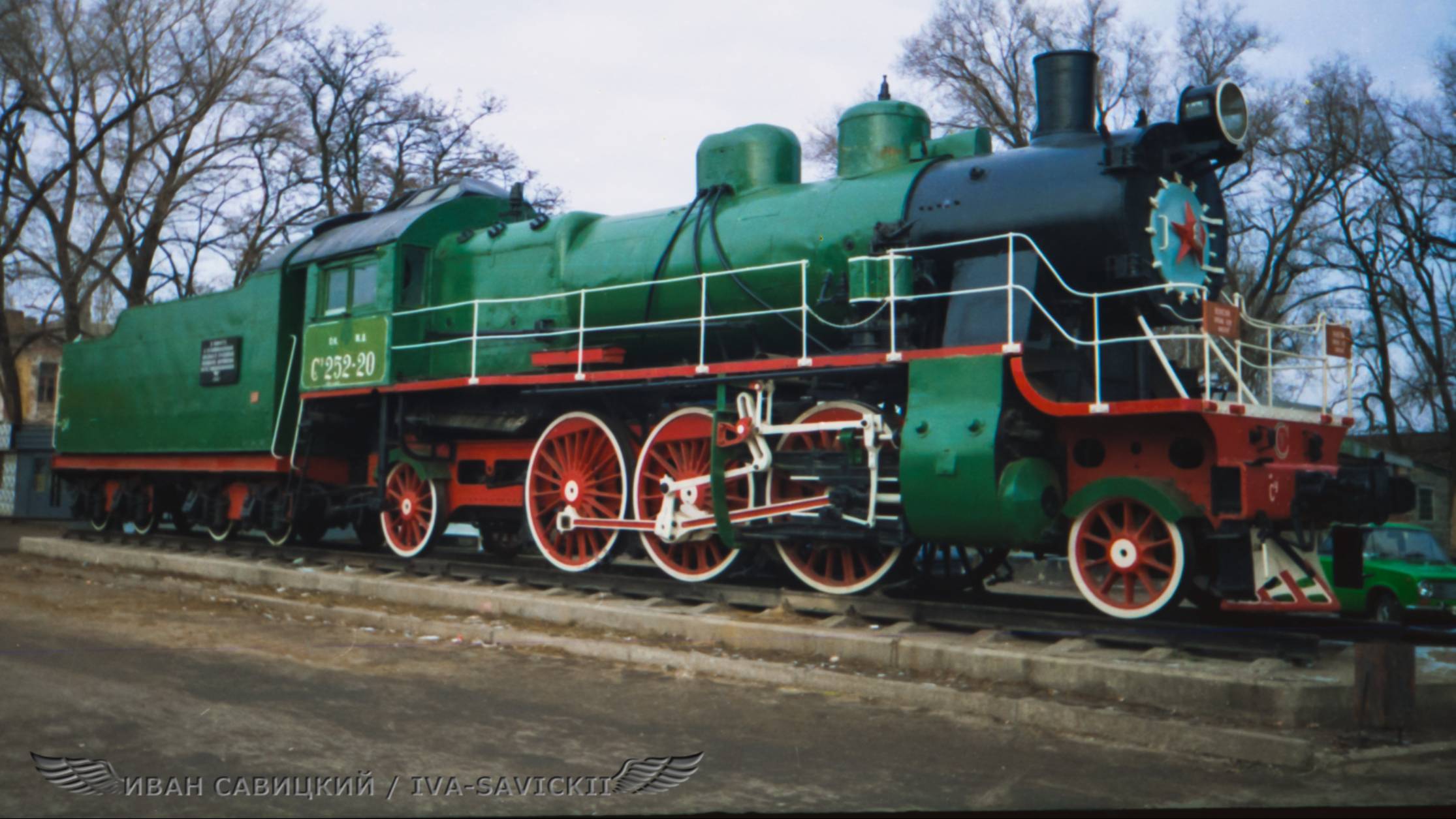 Паровоз Су250-64 с ретро-поездом смотреть онлайн