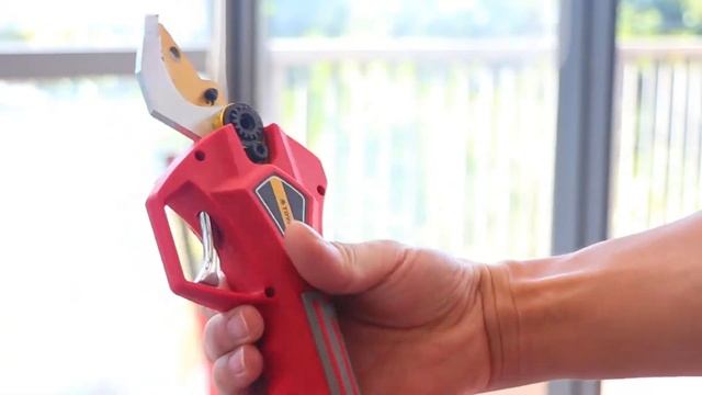 T TOVIA GPS52 Cordless Electric Pruning Shears смотреть онлайн
