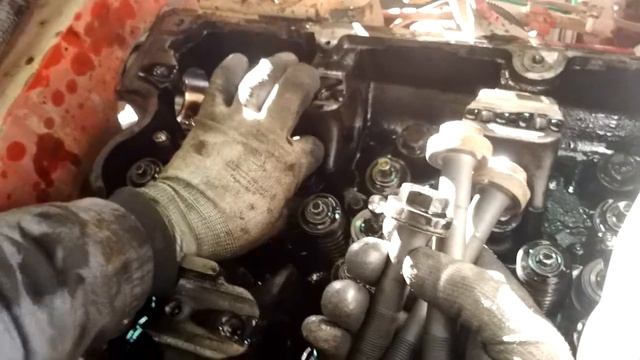 Cummins ISX Head Bolt removal смотреть онлайн