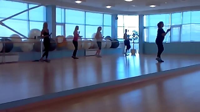 Salsa Club Kiev ' Yuliya Gannochko in classroom смотреть онлайн