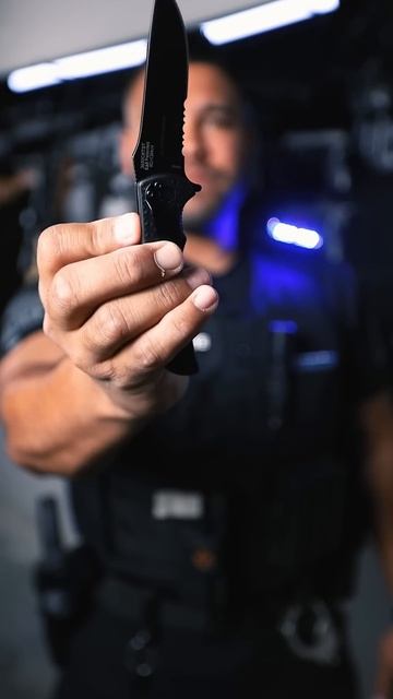 The Pocket Knife I Use On Patrol 👮🏽♂️ 🚓 смотреть онлайн