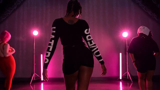 LONG WAY 2 GO - CASSIE | ROUND 2 | MELISSA BARLOW | #BADDIELANGUAGE смотреть онлайн