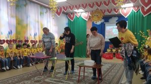 8 МАРТА. Игра с мамочками.