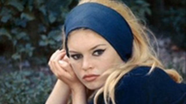 Brigitte Bardot - Moi Je Joue