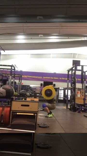 Мэтт из команды "Crossfit Mayhem Freedom" 150 кг толчек. смотреть онлайн