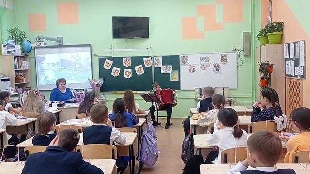 Выступление перед классом в школе на 8 марта смотреть онлайн