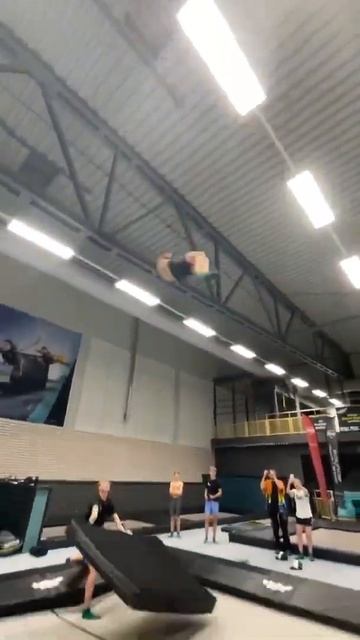 That's crazy video #viralshorts #shorts #funny #reels #youtubeshorts #highlights #youtube #crazy смотреть онлайн
