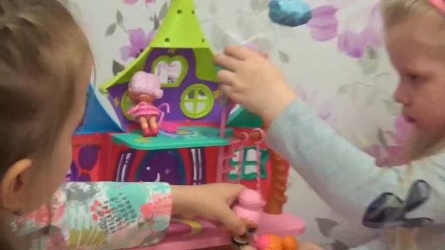 Май Литл Настя в ГОСТЯХ у Аришки ТВ / Настя и Арина КАК МАМЫ для БРАТИКА / Видео для детей смотреть онлайн