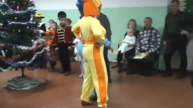 Профсоюзная ёлка в Усачёвской школе, 24 12 13 г