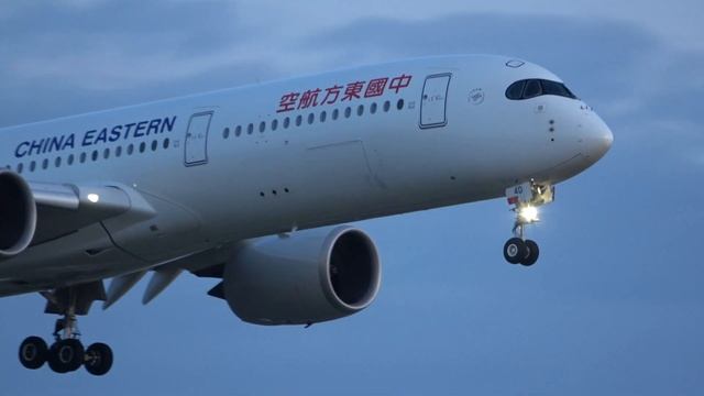 Morning Arrival China Eastern Airlines Airbus A350-900 At Schiphol [4K] смотреть онлайн