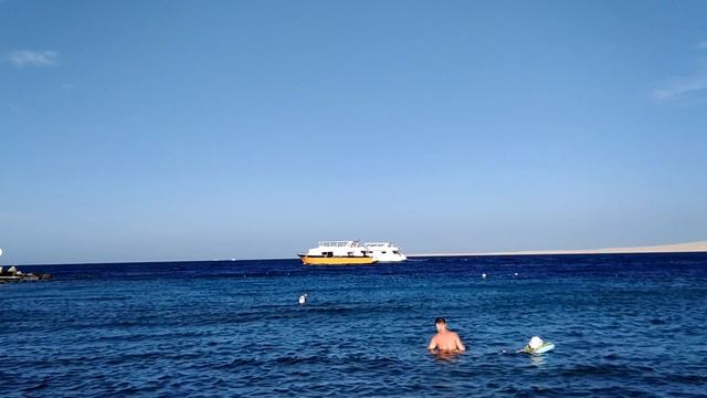 Хургада (Египет) / Обзор отеля Hotelux Marina Beach / Обстановка на пляже смотреть онлайн