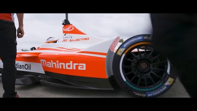 Gul Panag Drives Mahindra Racing's Formula E Racecar - The M4Electro | #Passioneering смотреть онлайн