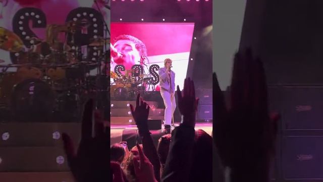 5SOS - BLENDER (Live at AOArena Manchester 04/10/23) смотреть онлайн
