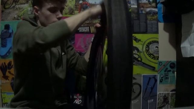 How To Convert To Tubeless MUC-OFF No Puncture #mtb #MucOff смотреть онлайн