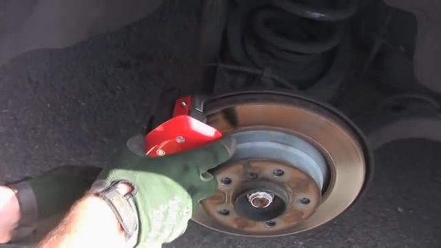 BMW MGP Caliper Covers Installation смотреть онлайн