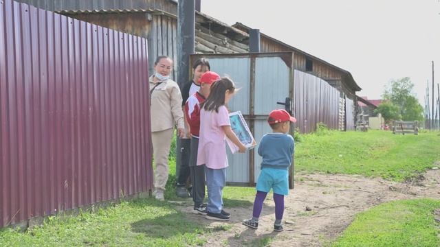 "Самаан сайыны уруйдуу көрсөбүт" ыһыах быырпаҕын туҥэтии". Ыһыах уйгулаах саламата" сэлэлээн хаамыы. смотреть онлайн