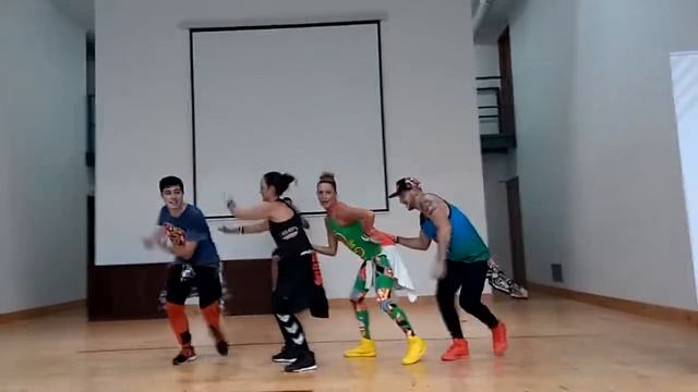 Zumba Ana Leal Mix afro 2018 смотреть онлайн