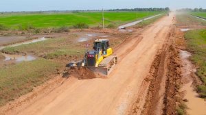 Строительство, грунтовая дорога