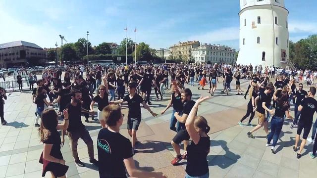 Massive Rueda de Casino, Cathedral Square, Vilnius, Lithuania 2019 смотреть онлайн
