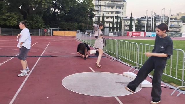 Мы возвращаемся к разработке русского танца "Медведь" смотреть онлайн