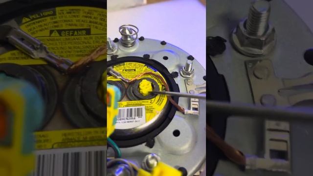 Mercedes W463 How to swapping airbag connector and connection to make work on older Mercedes model смотреть онлайн